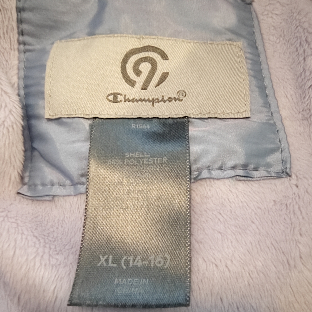 Champion Puffer Jacket Size XL - Picture 9 of 10